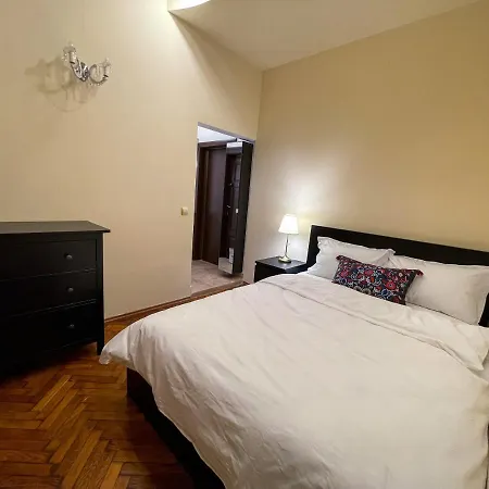 W/ Fire Place - Ground Floor Apartment